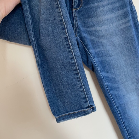 The perfect basic jean - Picture 3 of 6